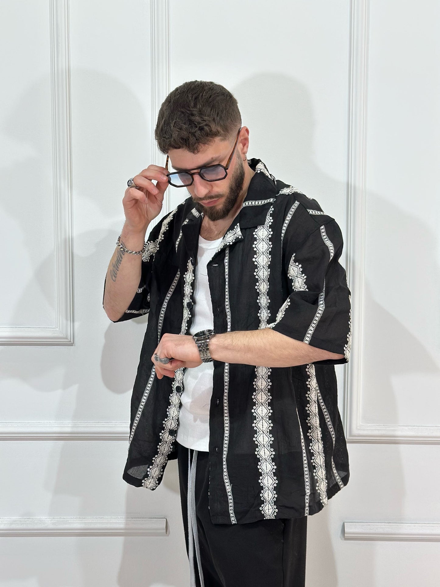 camicia fantasia black and White long