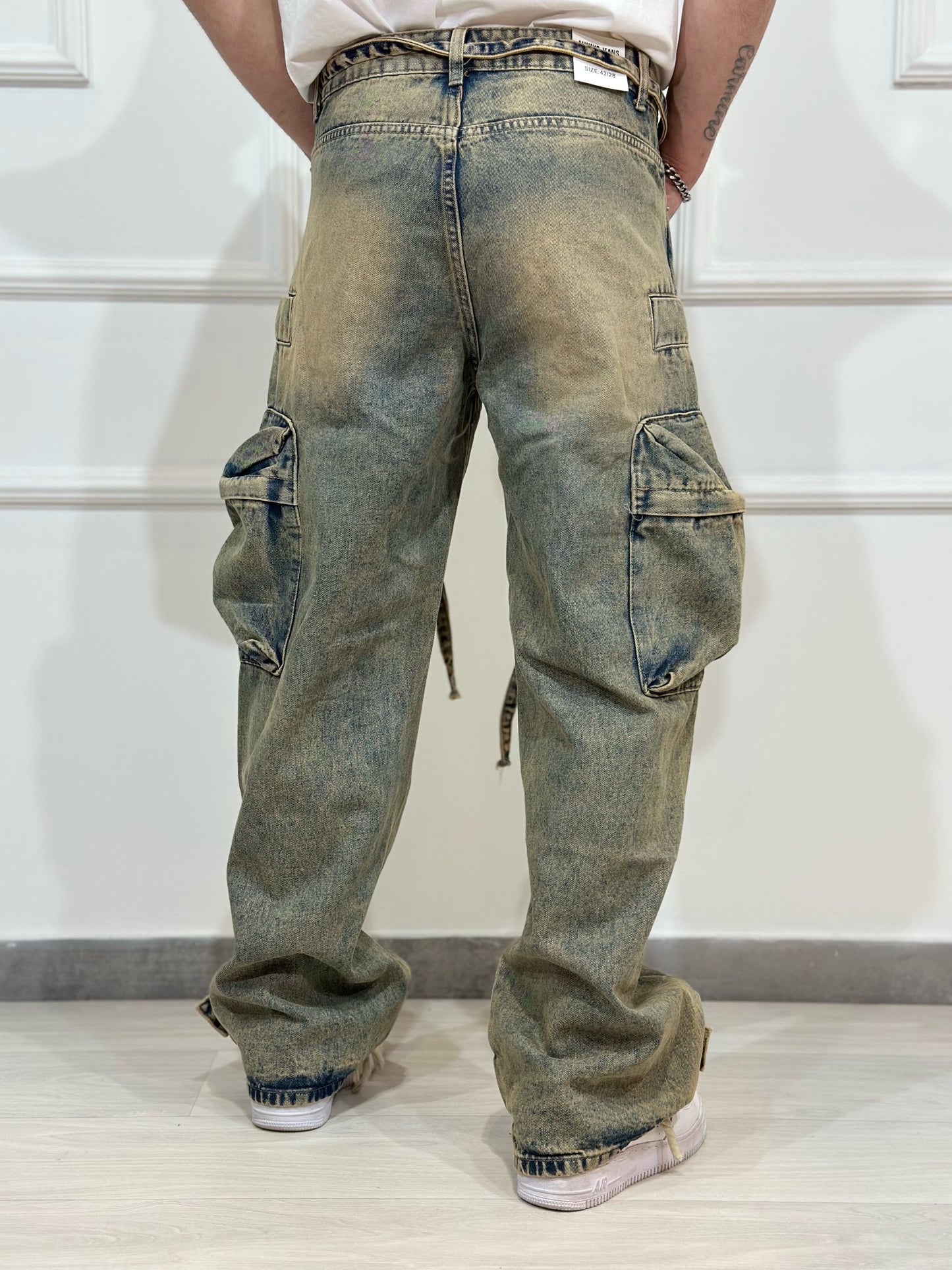 JEANS CARGO TASCONI SABBIA