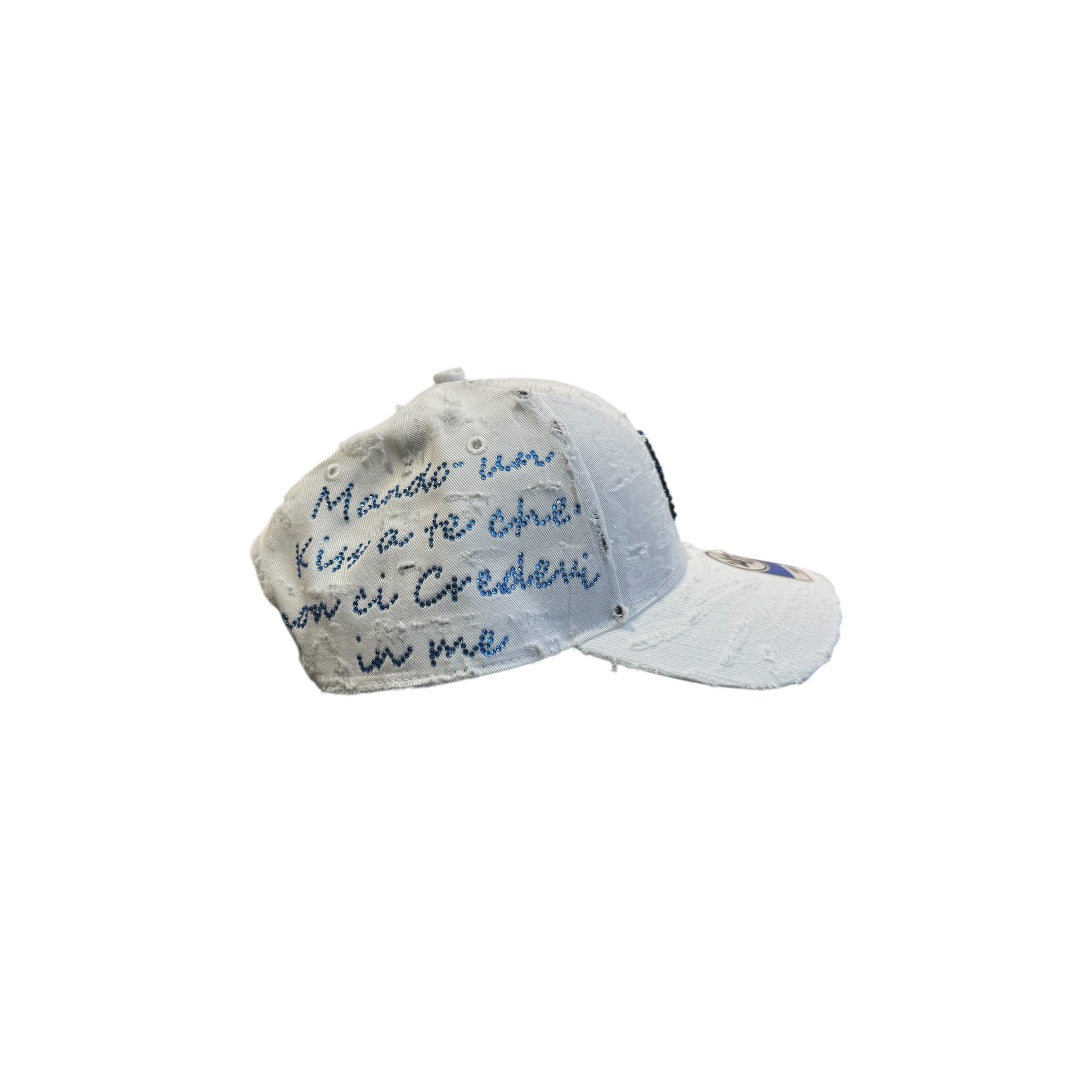 Cap 9fifty NY white custom brill blue frase “kiss”