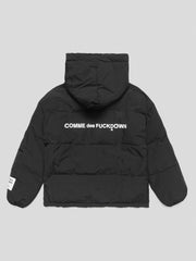 GIUBBOTTO COMME des FUCKDOWN  IN NYLON CON STAMPA SUL DAVANTI E SUL RETRO • NERO