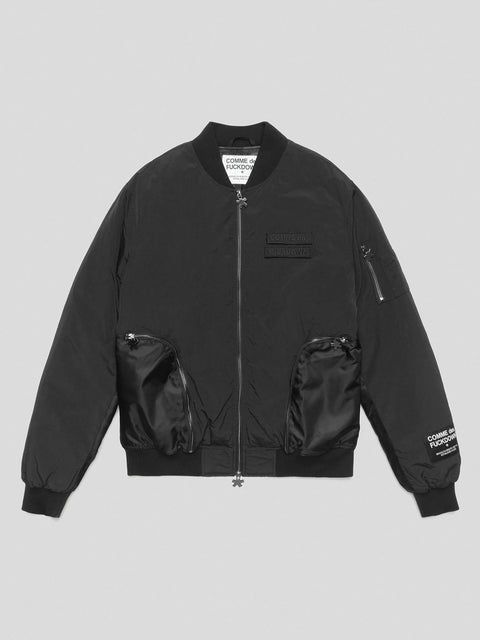 GIUBBOTTO COMME des FUCKDOWN  BOMBER CON ZIP ARROTONDATA SU TASCHE ANTERIORI, PATCH E RICAMI • NERO