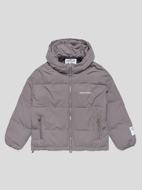 GIUBBOTTO COMME des FUCKDOWN  IN NYLON CON STAMPA SUL DAVANTI E SUL RETRO GRIGIO